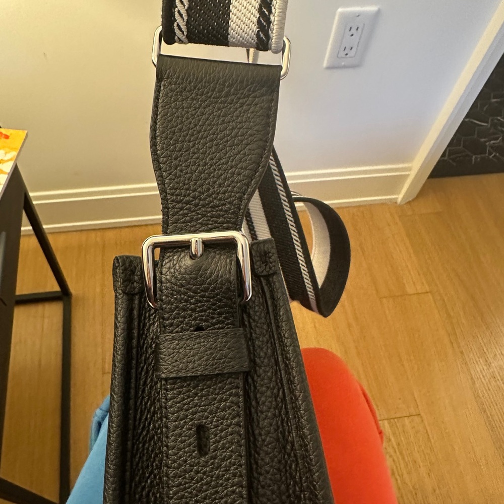 Prada crossbody black calf leather bag - Picture 8 of 13